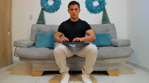 julian_wallace online show from 01.04.25