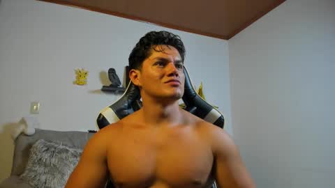 julian_wallace online show from 12.19.25