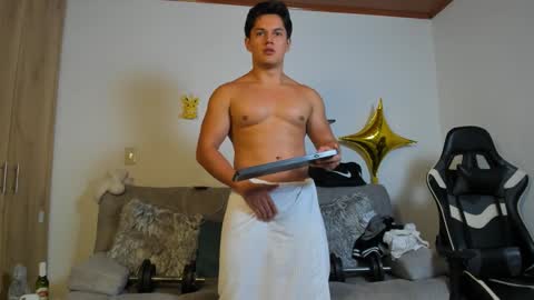 julian_wallace online show from 12.20.25