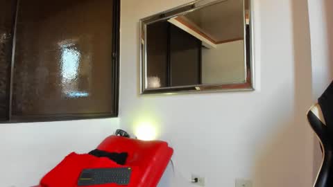 julian_wallace online show from 03.13.26