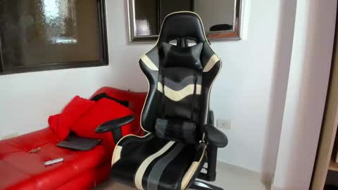 julian_wallace online show from 03.16.26