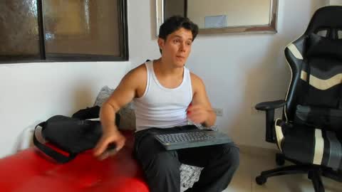 julian_wallace online show from 04.03.26