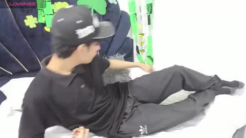 Julian online show from 03.03.26