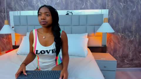 juliana_glam online show from 05.19.26