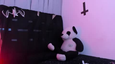 Snapshot of julianacarter chatting on 11.01.25 JulianaCarter online show from 11.01.25