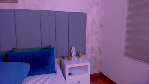 juli online show from 03.10.25