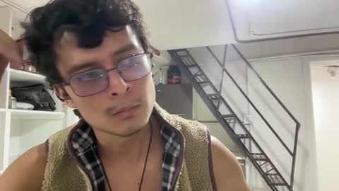 Snapshot of juliangosilva chatting on 05.25.26 juliangosilva online show from 05.25.26