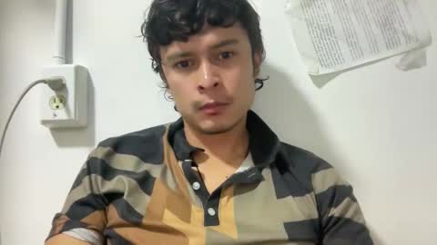 Snapshot of juliangosilva chatting on 05.27.26 juliangosilva online show from 05.27.26
