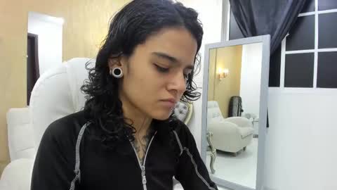 julianne_7 online show from 12.22.25