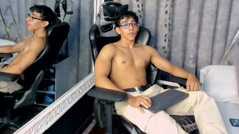 Snapshot of julianrouss chatting on 07.06.26 Julian online show from 07.06.26