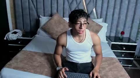 Snapshot of julianrouss chatting on 07.17.26 Julian online show from 07.17.26