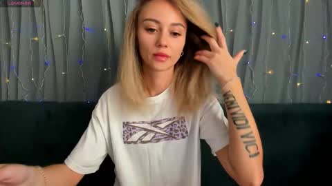 Yulya online show from 10.21.25