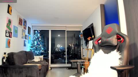 Jeimy Help me to reach 100 thumbs up online show from 12.31.24