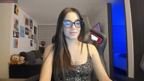 Jeimy Help me to reach 100 thumbs up online show from 10.14.25