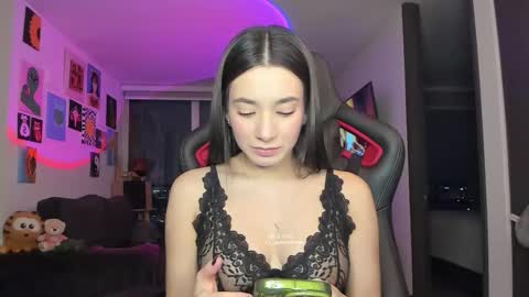 Jeimy Help me to reach 100 thumbs up online show from 03.06.26