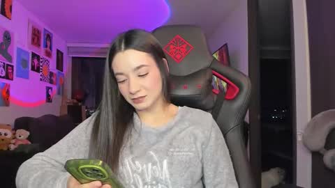 Jeimy Help me to reach 100 thumbs up online show from 03.21.26