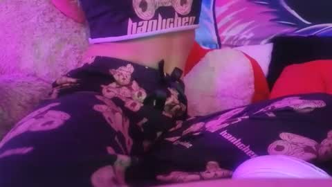 Snapshot of julie13tuyo chatting on 11.25.25 Julie-Game online show from 11.25.25