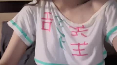 Snapshot of juliebeshears chatting on 03.24.26 juliebeshears online show from 03.24.26