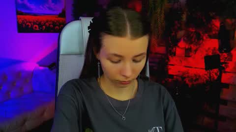 Snapshot of juliedaniel chatting on 09.18.25 juliedaniel online show from 09.18.25