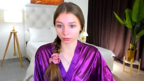 Snapshot of juliedaniel chatting on 09.25.25 juliedaniel online show from 09.25.25