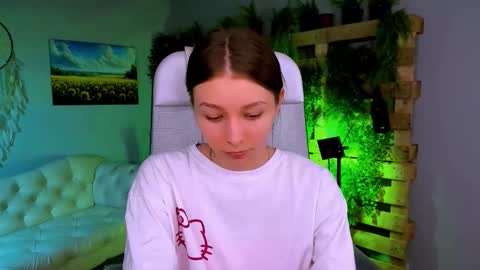 Snapshot of juliedaniel chatting on 11.21.25 juliedaniel online show from 11.21.25