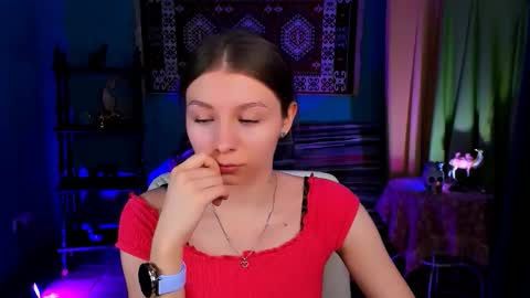 Snapshot of juliedaniel chatting on 12.01.25 juliedaniel online show from 12.01.25