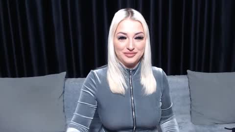 julia online show from 02.03.25