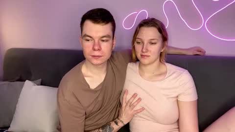 Julie and Thomas online show from 11.21.25