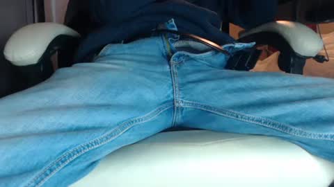 Snapshot of juliet_whiskey_foxtrot chatting on 01.12.25 Juliet Whiskey Foxtrot online show from 01.12.25