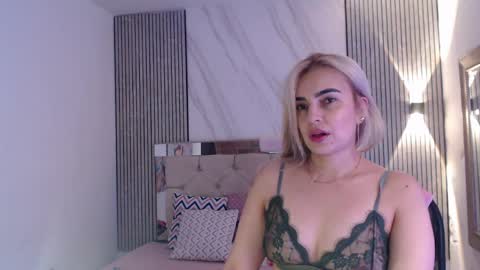 julieta__fox_ online show from 04.05.26