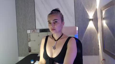 Snapshot of julieta__fox_ chatting on 06.29.26 julieta__fox_ online show from 06.29.26