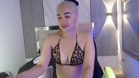 Snapshot of julieta__fox_ chatting on 07.09.26 julieta__fox_ online show from 07.09.26