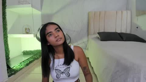 Snapshot of julieta_aguilar chatting on 01.30.25 Juli online show from 01.30.25