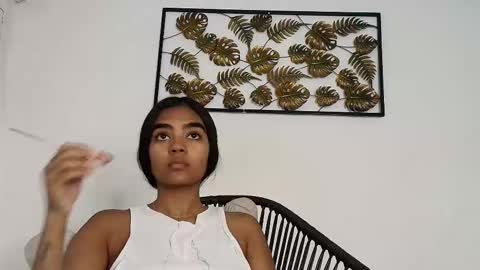 Snapshot of julieta_aguilar chatting on 10.05.25 Juli online show from 10.05.25