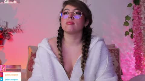 Juli  online show from 02.07.25