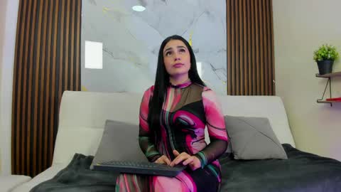 Snapshot of julieta_dupont chatting on 04.14.26 JULIETA online show from 04.14.26