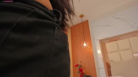 Snapshot of julieta_rose__ chatting on 06.16.26 online show from 06.16.26