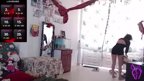 Julieta Jaguar online show from 12.15.25