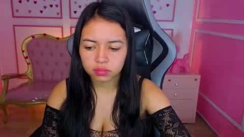 Snapshot of julietha_dior_t chatting on 11.21.25 julietha_dior_t online show from 11.21.25