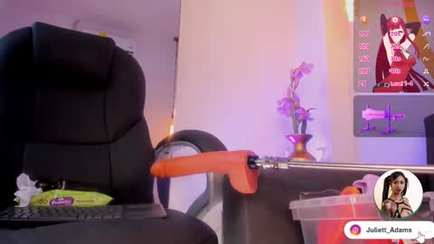 Snapshot of juliett_adams_ chatting on 10.17.25 Juliett online show from 10.17.25