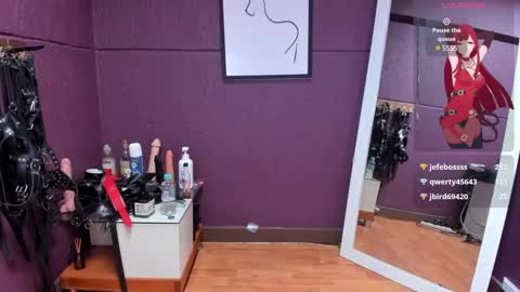 Snapshot of juliettaescobar chatting on 02.19.25 online show from 02.19.25