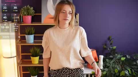 Mia online show from 09.13.25