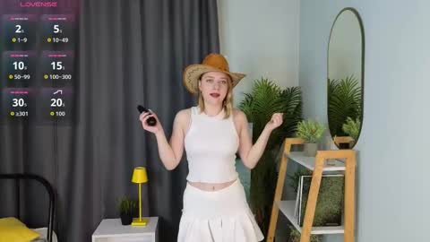 Mia online show from 11.06.25