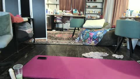 Here most days 3 online show from 01.24.25