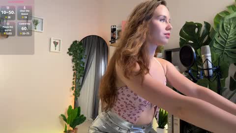 Julie online show from 01.06.25