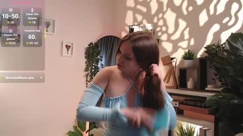 Julie online show from 05.12.26
