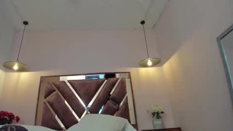 juli  online show from 01.10.26