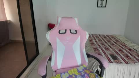 Juline Smith online show from 09.12.25