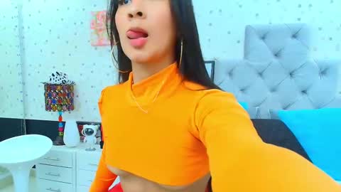 Julieta Reyes   online show from 02.10.25