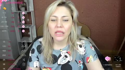 Snapshot of jully_rox chatting on 01.18.25 Jully online show from 01.18.25